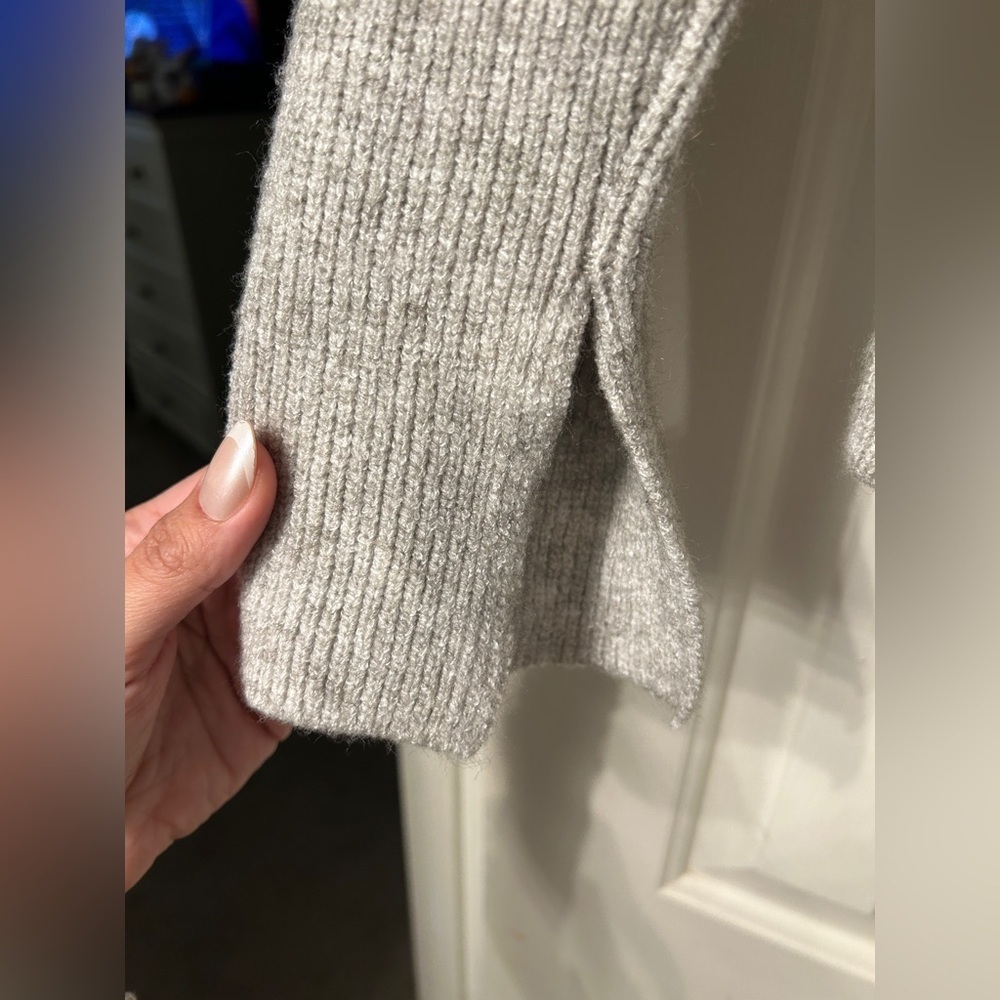 ZARA GRAY KNIT RIBBED HIGH COLLAR TURTLENECK SWEATER BLOUSE W/ SLIT WRIST DETAIL - Picture 2 of 6